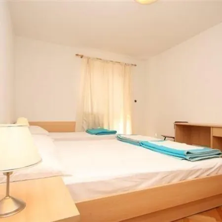 Strandnahes Zorra Mit Garten * Zivogosce