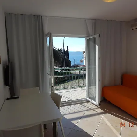 Strandnahes Zorra Mit Garten * Zivogosce