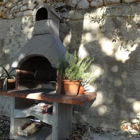 Semesterbostad Strandnahes Zorra Mit Garten Živogošće